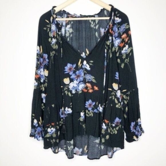 AMERICAN EAGLE Floral High Low Top  - Picture 1 of 7